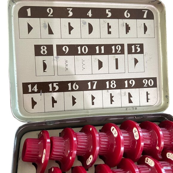 Vintage Sewing Machine Fashion Discs Set in Metal Box | Automatic Sew Discs Simi - Picture 4 of 7